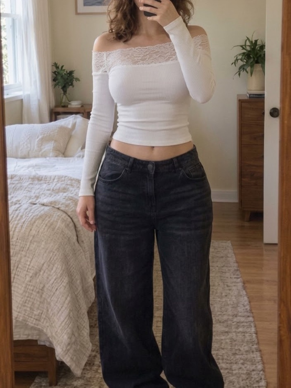 White Lace Off-Shoulder Crop Top - S 🤍